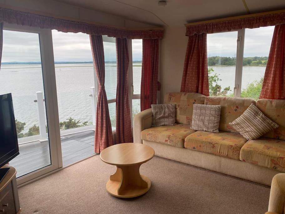 Apartment Cozy And Relaxing Waterfront Retreat
